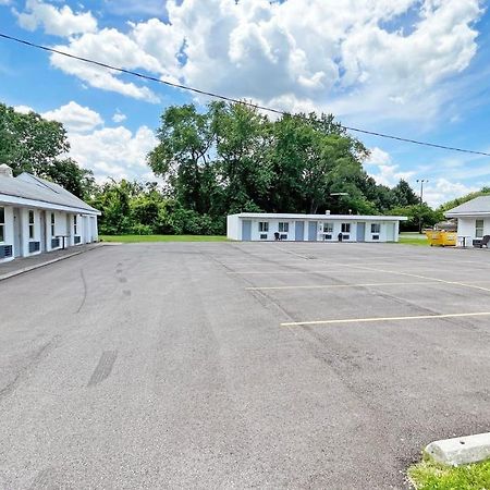Value Inn Motel Сендаскі Екстер'єр фото