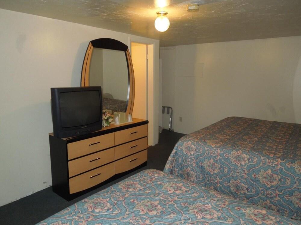 Value Inn Motel Сендаскі Екстер'єр фото