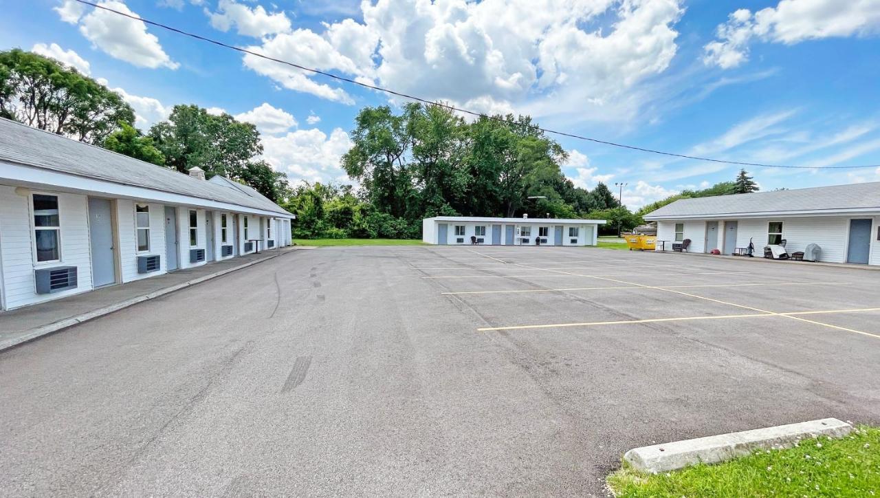 Value Inn Motel Сендаскі Екстер'єр фото